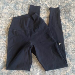 ALO yoga Airlift Leggings XS NWOT